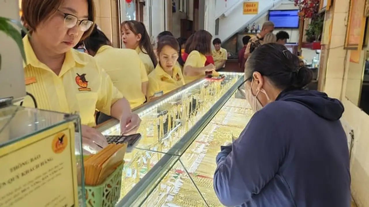 تراجع سعر سبائك الذهب SJC بقيمة 5 ملايين دونغ مع افتتاح التعاملات اليومية